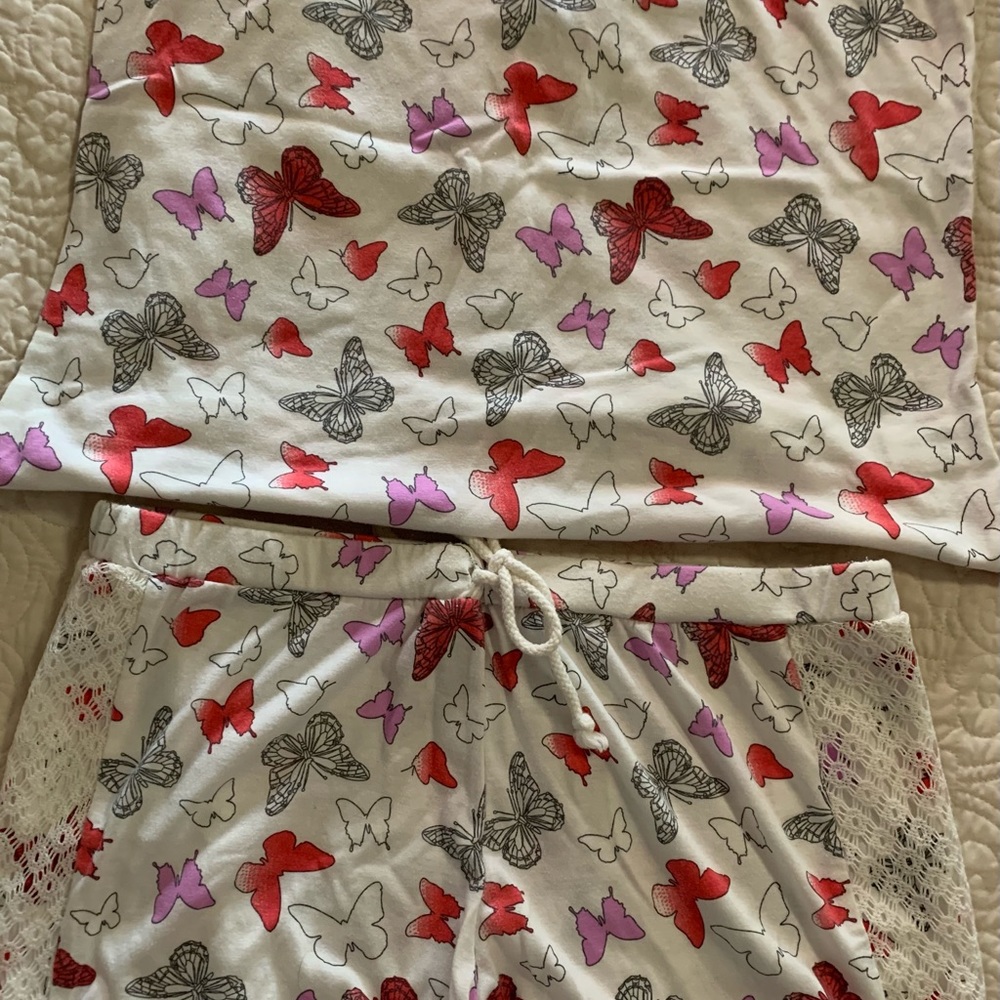 Spring butterfly 2 piece sleepwear size large